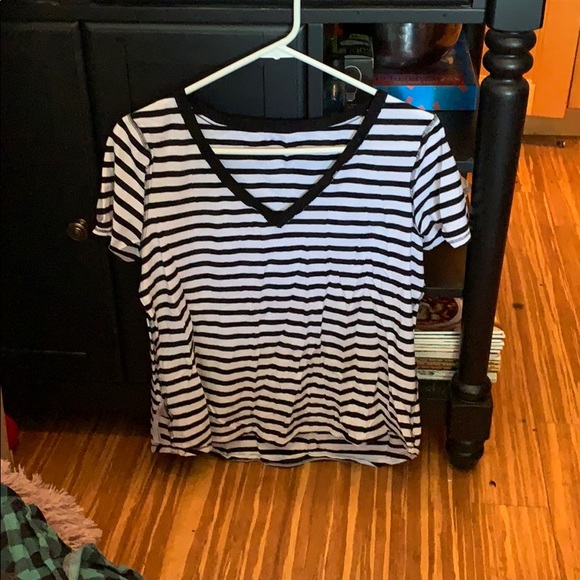 Black and White Stripped V Neck Tee Shirt - Picture 4 of 4